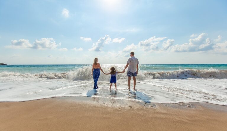 beach, family, fun-1867271.jpg